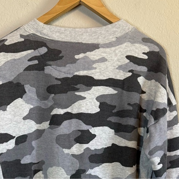 Aerie Gray Toned Camouflage Print Comfy and Soft Oversized Pullover Sweater Top - Picture 7 of 12
